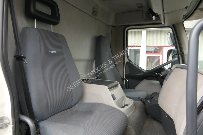شاحنة Volvo FL 240 | Carrier SUPRA 950Mt /...