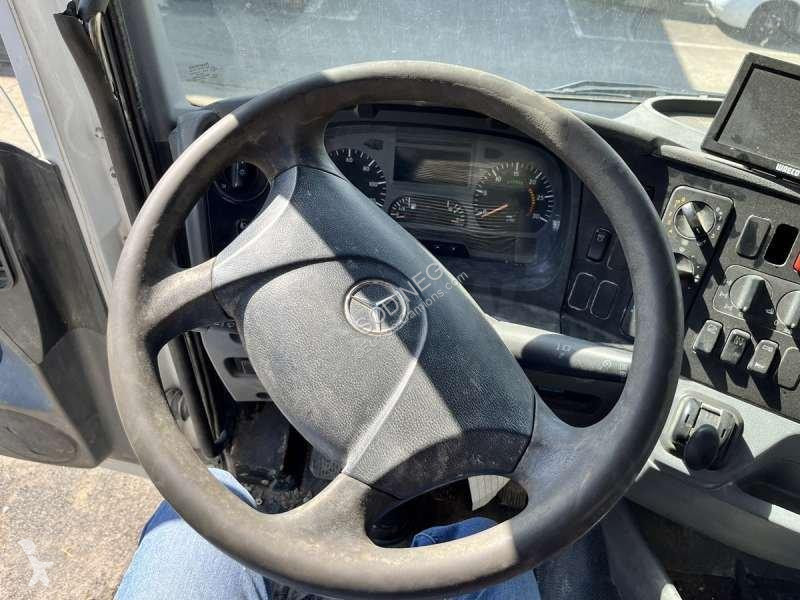 شاحنة Mercedes  AXOR 1833 4X4