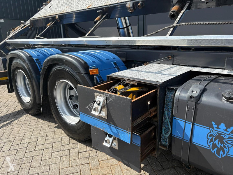 Camión Scania R  490 + HMF 5020 - 6X EXT. + JIB...