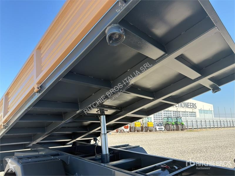 Furgoneta Iveco Dump Truck
