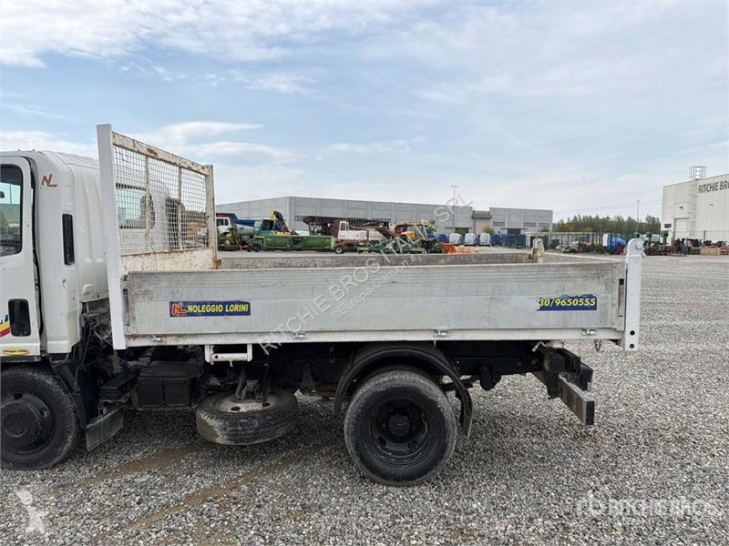Kamion Isuzu S/A Dump Truck