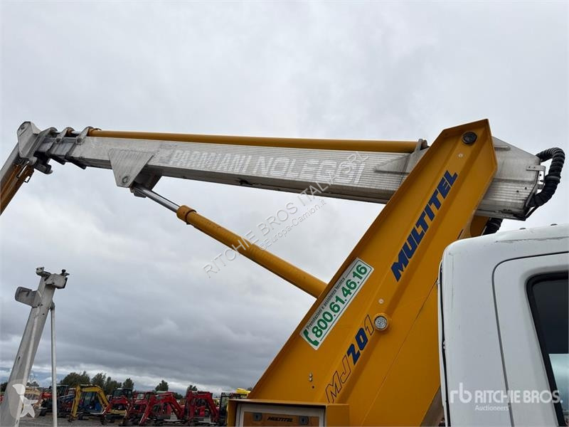 Camion Renault Multitel Pagliero MJ201 20 m on...