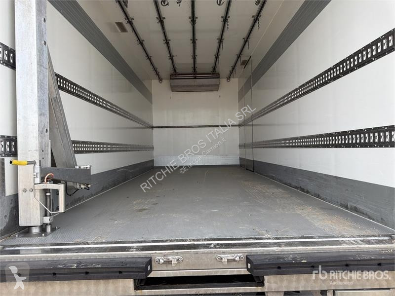 Kamion Iveco 140E28 4x2 Refrigerated Truck