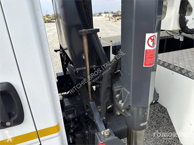 Camion Iveco Palfinger Tunlift 737-500 5 m on...