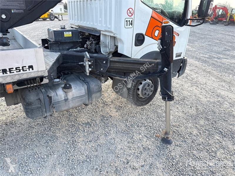 Camion Nissan Isoli PNT230 20.5 m on Nissan...