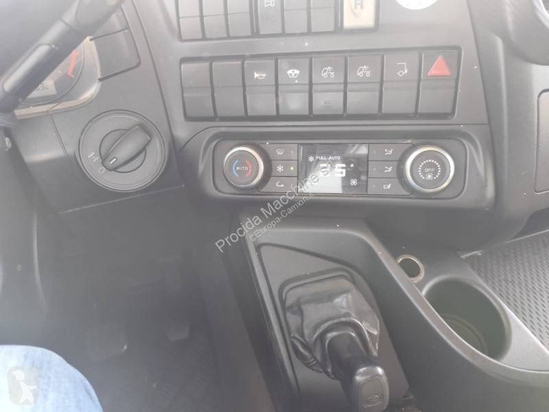 Camion Iveco 260 S 46