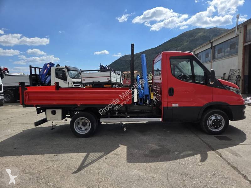 Véhicule utilitaire Iveco 35C12