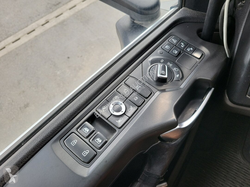 Camião Scania 580