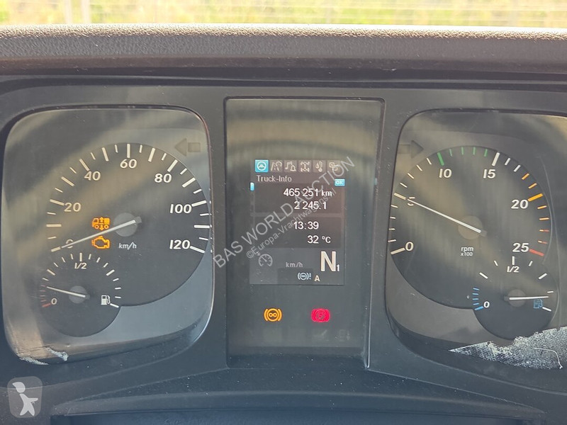 Lastbil Mercedes 2533