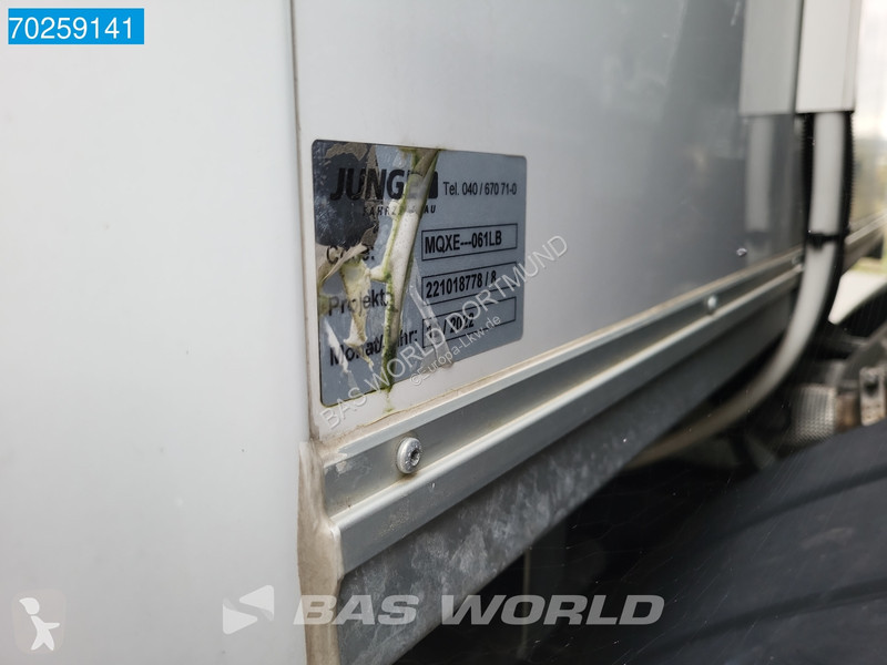 Camion Mercedes 816 4X2 7.49t Thermoking B-100...