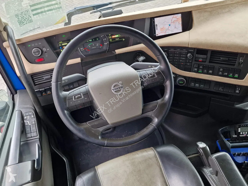 Kamion Volvo 13540 Globetrotter 6x4 - HMF 1920K...