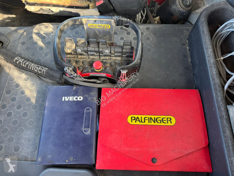 Kamion Iveco 330 6x4 with Palfinger PK 18500 crane