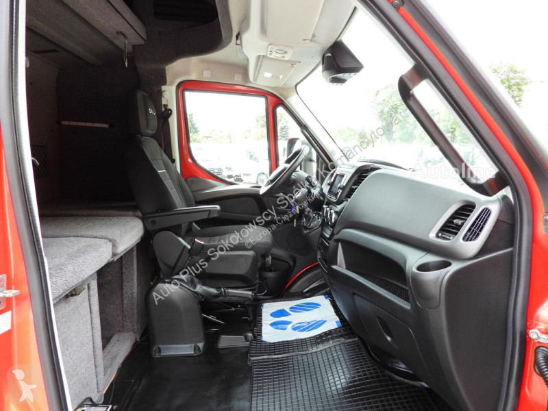 Véhicule utilitaire Iveco DAILY 35S21 PLANDEKA...