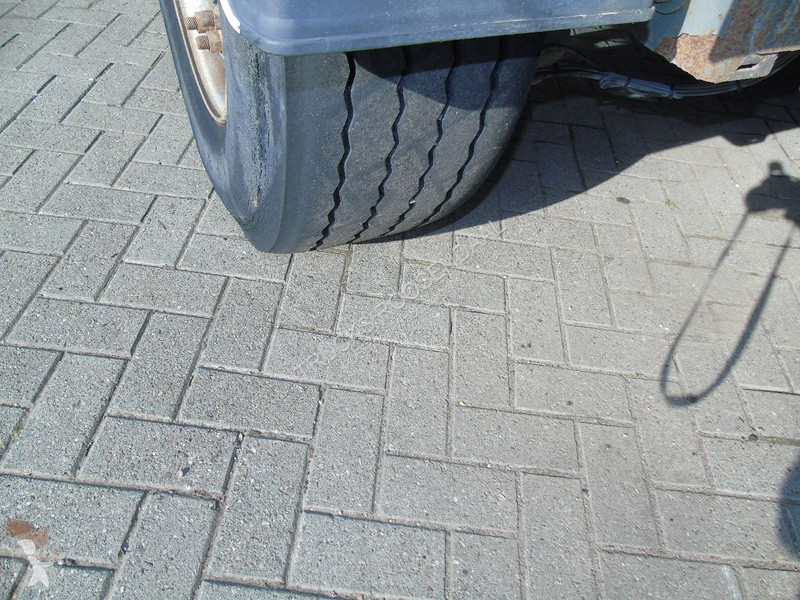 Vrachtwagen Volvo 420 + 8x4 + PALFINGER 24.001...