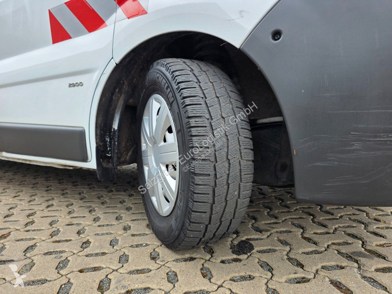 شاحنة Opel Vivaro 2.5 CDTI / Versalift ET-30-NE-XS