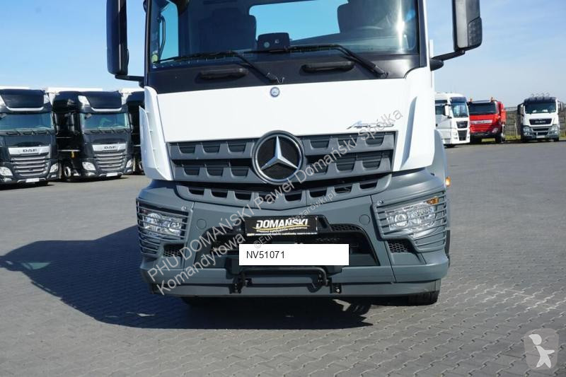 Camion Mercedes 228 E – 4