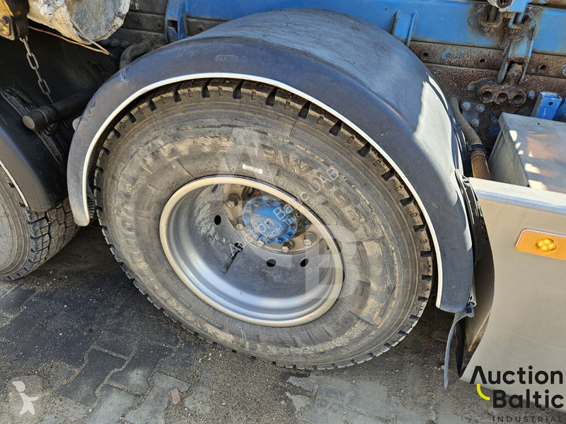Camion Volvo 480 8X4
