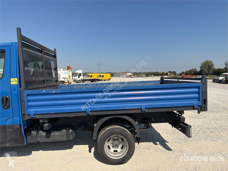 Camión Iveco 35C12 Dump Truck (Inoperable)