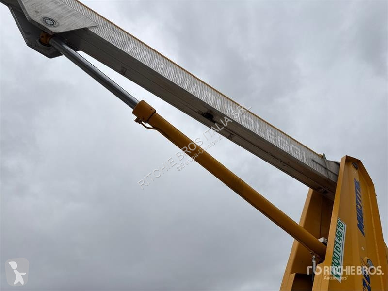 Camion Renault Multitel Pagliero MJ201 20 m on...