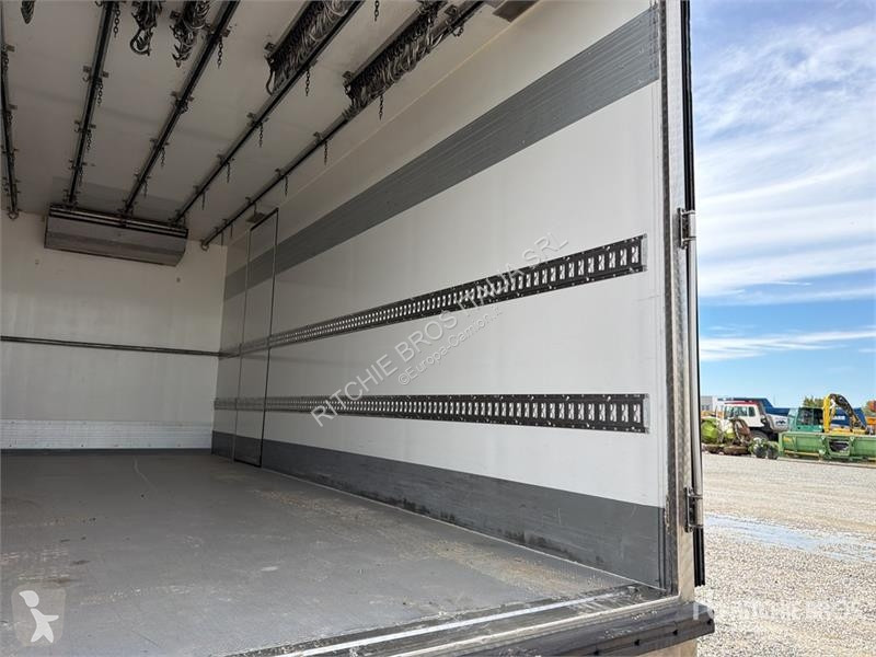 Kamion Iveco 140E28 4x2 Refrigerated Truck