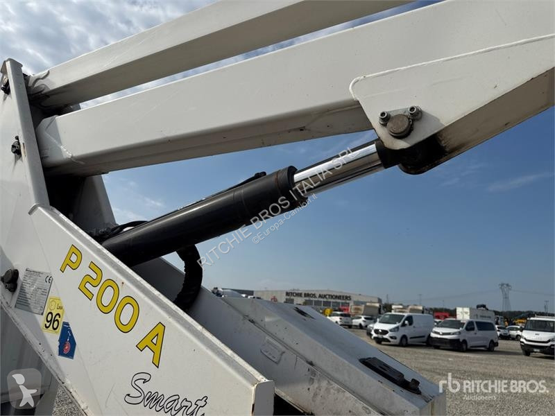 Camión Nissan P200A 17.8 m on Nissan Bucket Truck