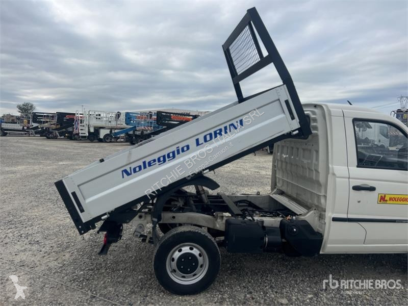 Camion Piaggio NP6 Flatbed Dump Truck