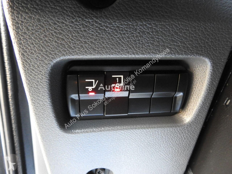Camión Mercedes ATEGO 12.24 KONTENER CHŁODNIA...