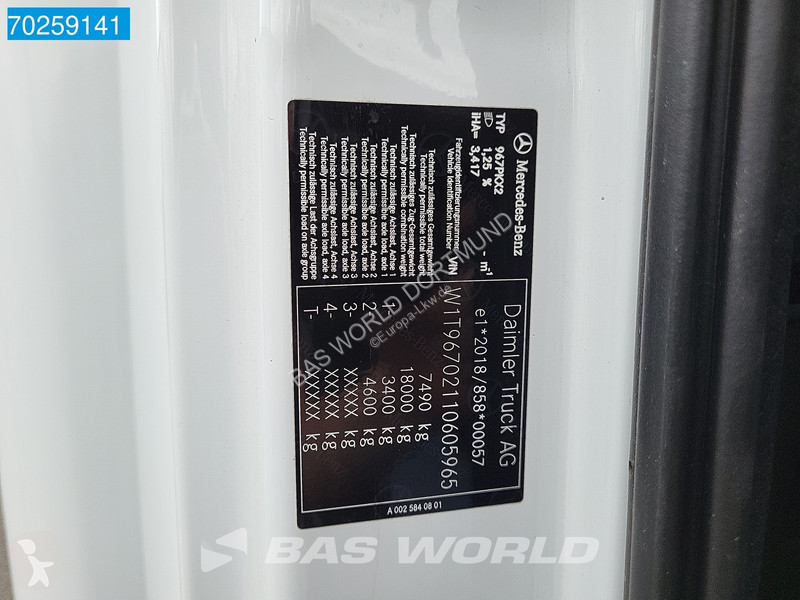 Camion Mercedes 816 4X2 7.49t Thermoking B-100...