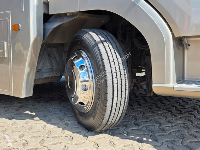 شاحنة Mercedes 818L