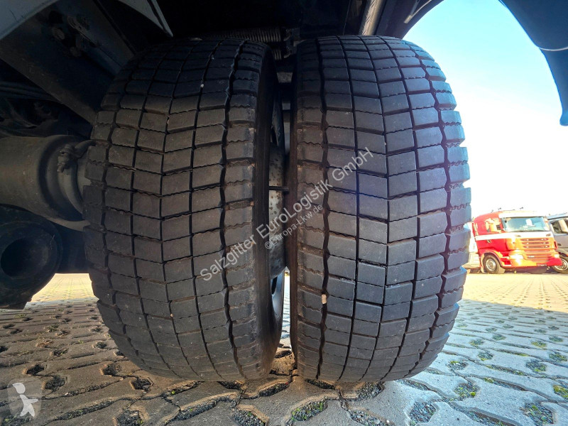 شاحنة Mercedes 1229