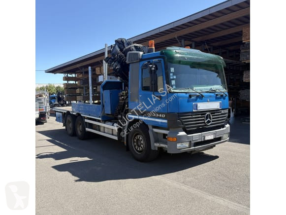 Vrachtwagen Mercedes 3340