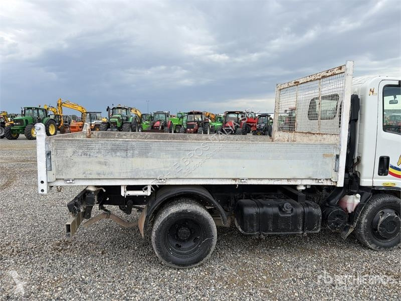 Kamion Isuzu S/A Dump Truck