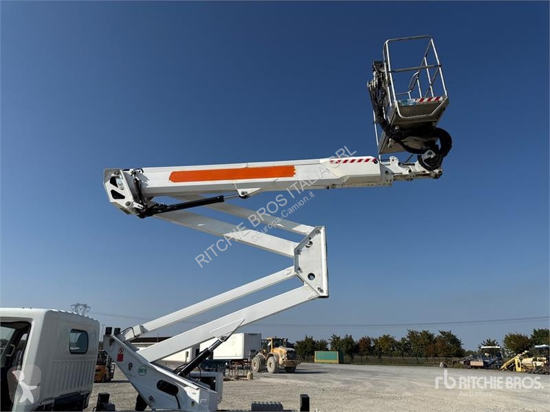 Грузовик  Oil&Steel Snake 2010 H Plus 20 m on...