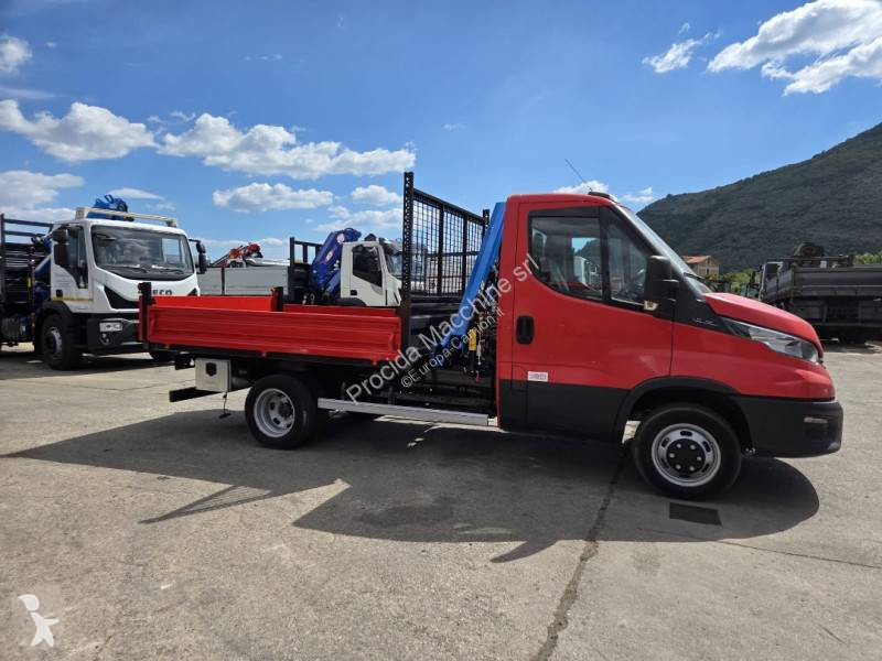 Véhicule utilitaire Iveco 35C12