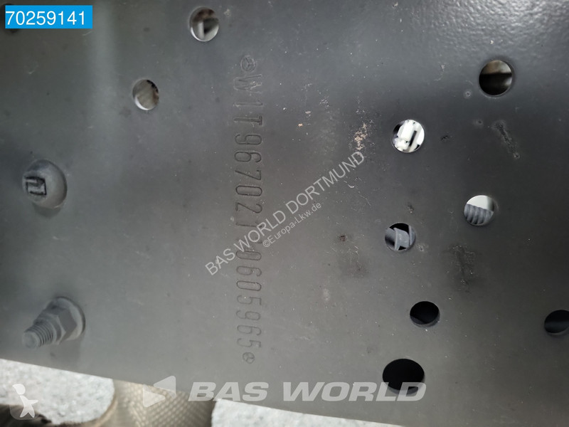Camion Mercedes 816 4X2 7.49t Thermoking B-100...
