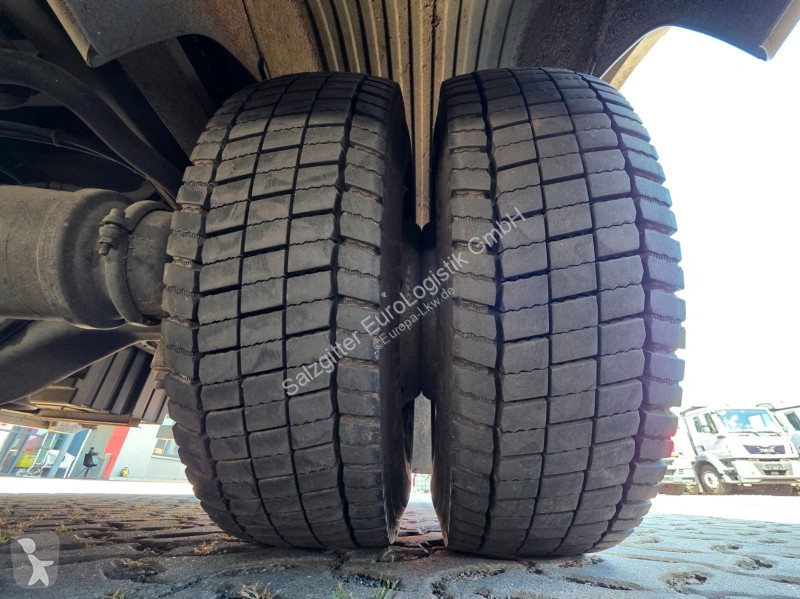 شاحنة Mercedes 818L