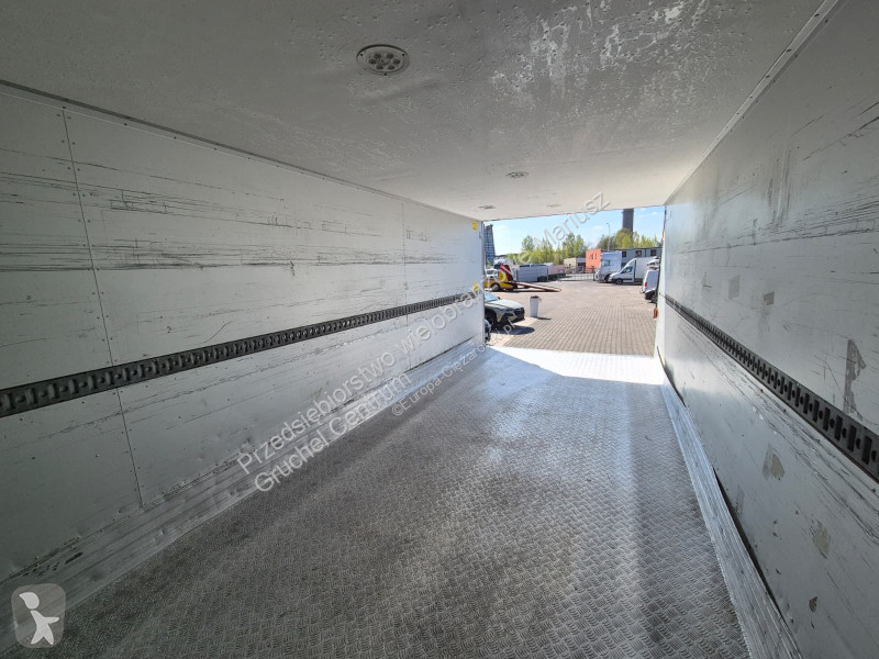 Камион Volvo FM 340 / CARRIER I350 / LIFT ZEPRO