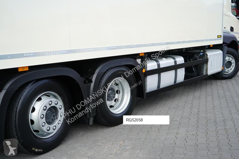 Vrachtwagen Mercedes / TANDEM