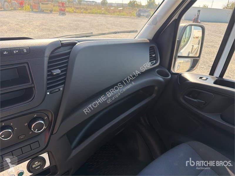 Camion Iveco 19-8,5 HQ 19 m on Iveco 35-140...