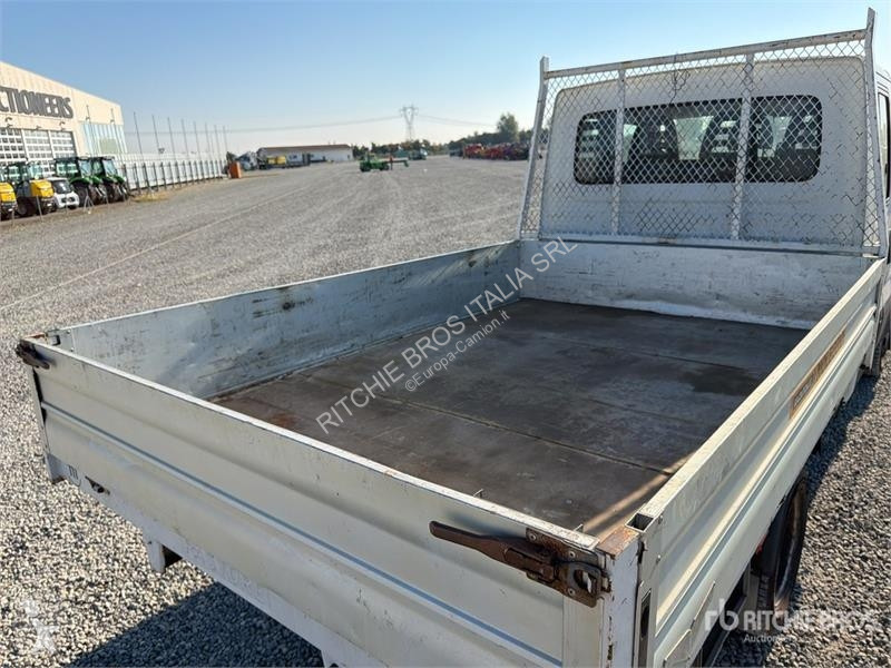 Furgoneta Iveco 35C17 Crew Cab Flatbed Truck