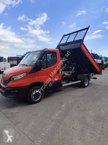 Véhicule utilitaire Iveco 35C14