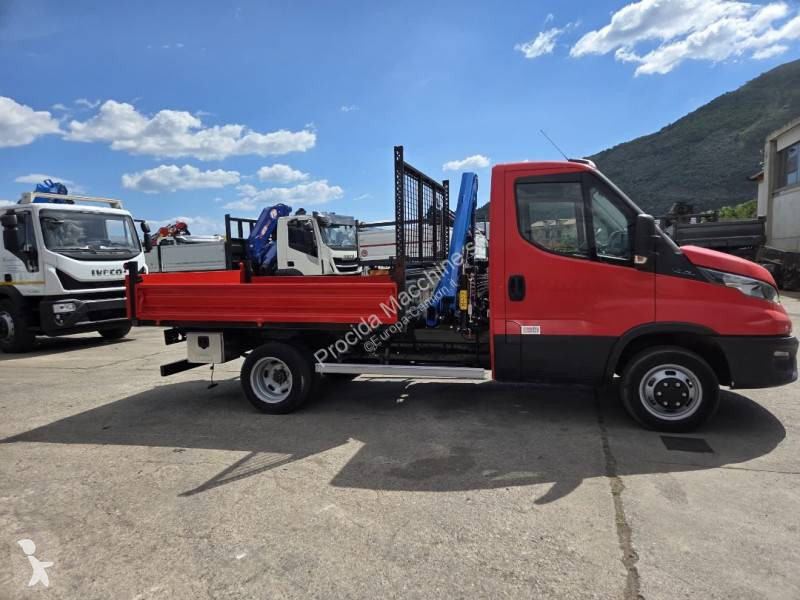 Véhicule utilitaire Iveco 35C12