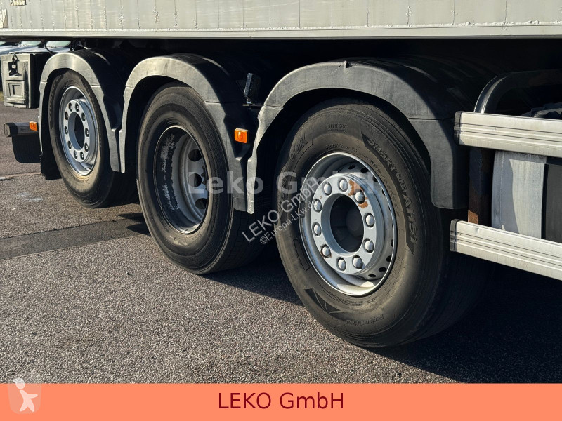 Teherautó Volvo 420 Liftachse