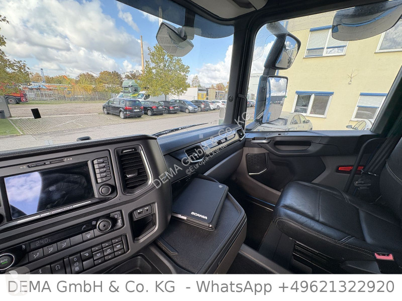 Vrachtwagen Scania R...