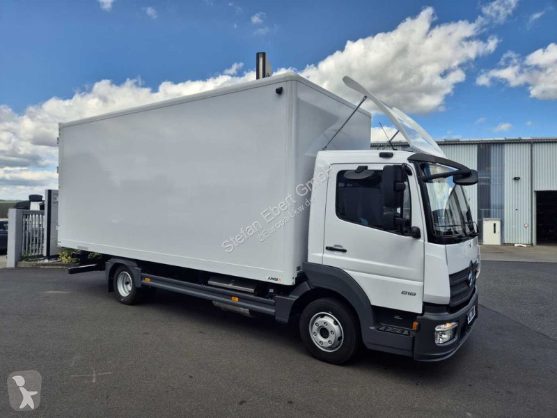 Kamion Mercedes 818 L Koffer, 4 Stück vorhanden