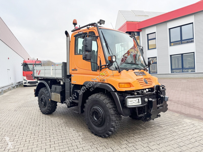Camión Unimog U 400 405/12 4x4 U 400 405/12...
