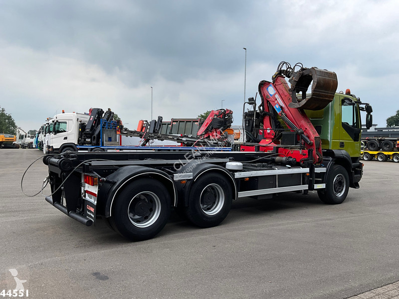 Camion Iveco AD260T41 6x4 HMF 16 Tonmeter Z-kraan