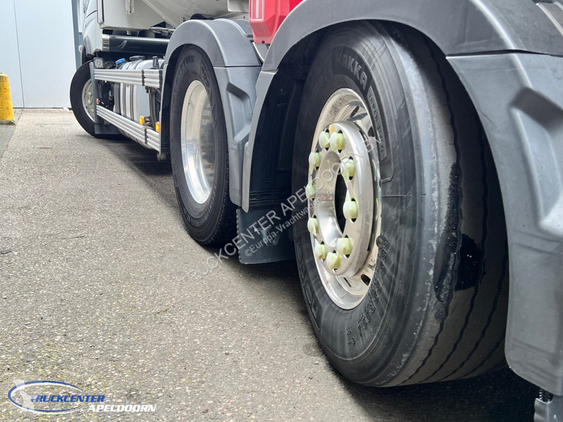 Kamion Volvo LAG 20600 Liter ADR, 4 Comp