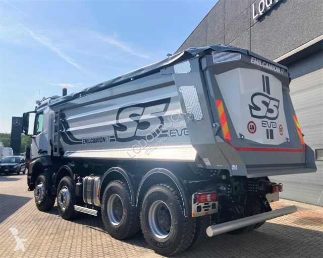 Camion Mercedes AROCS 4148 K 8X4 EMILCAMION