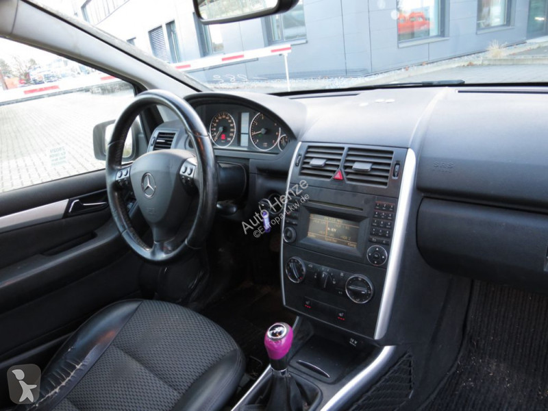Véhicule utilitaire Mercedes A-Klasse 200...